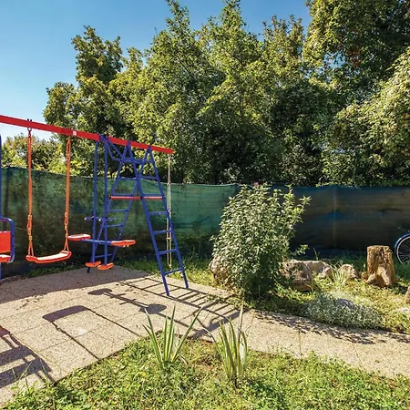 Pet Friendly In * Jurdani