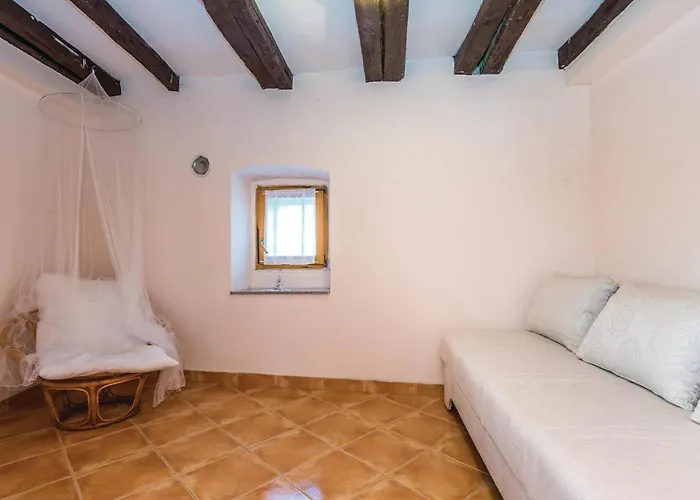 Ferienhaus Stunning Home In Jurdani With Wifi Jurdani