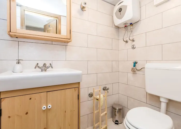 Stunning Home In Jurdani With Wifi Ferienhaus Jurdani