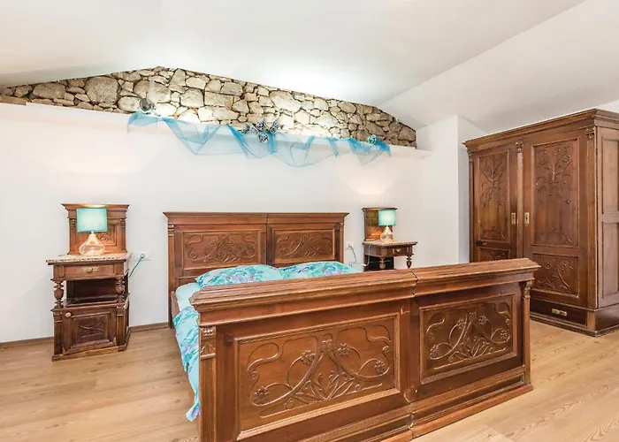 Stunning Home In Jurdani With Wifi *