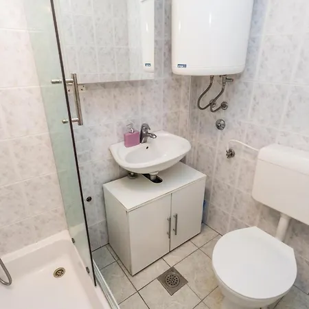 Lovely Home In Jurdani With Outdoor Swimming Pool Jurdani